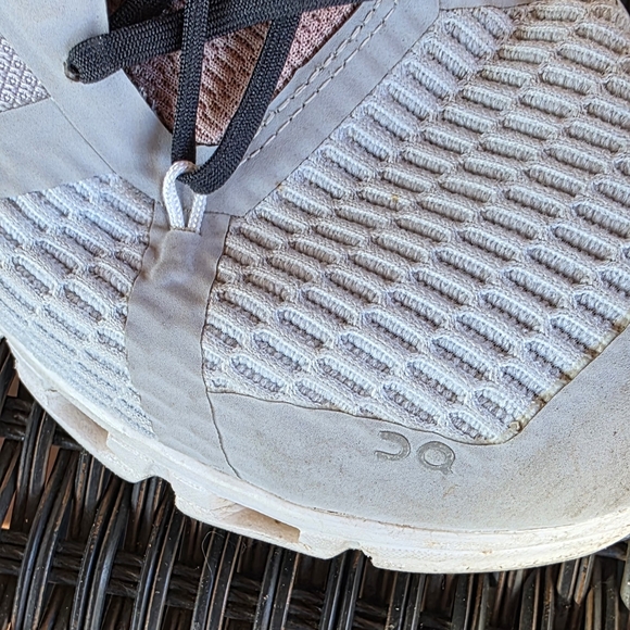 On Running Athletic Shoes - Gray and Black - Size 8 - Picture 13 of 15